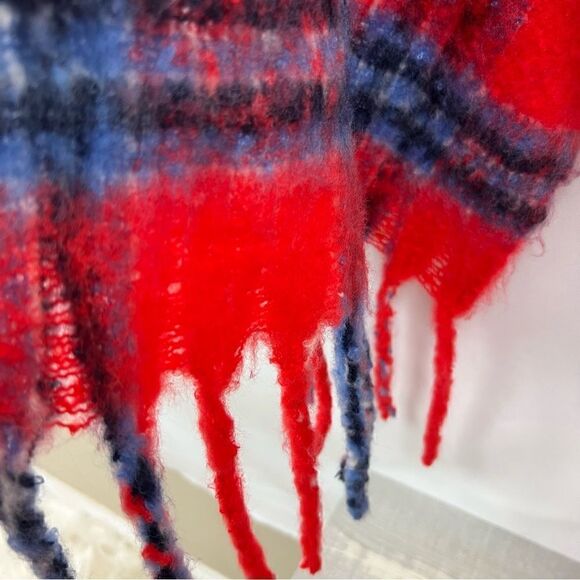 Aerie Red and Blue Super soft fringed blanket scarf - Picture 8 of 13